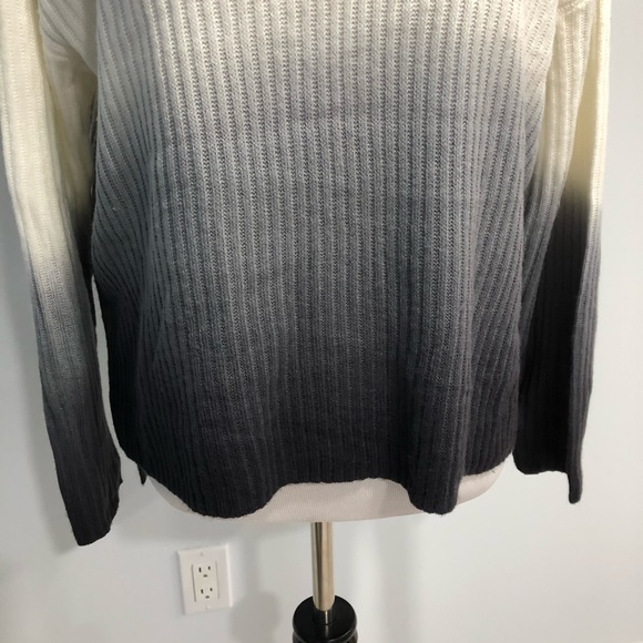 TopShop V-Neck Sweater - Picture 3 of 5